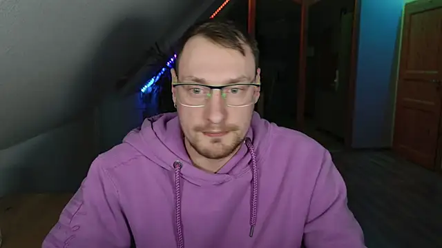 Snapshot of Relsxboy chatting on February 18, 11:08 pm Relsxboy online show from February 18, 11:08 pm