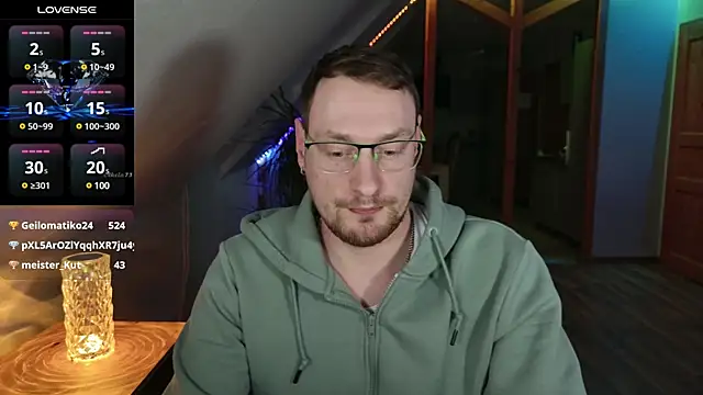 Snapshot of Relsxboy chatting on February 28, 5:37 pm Relsxboy online show from February 28, 5:37 pm