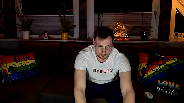 Snapshot of Relsxboy chatting on December 7, 7:16 pm Relsxboy online show from December 7, 7:16 pm