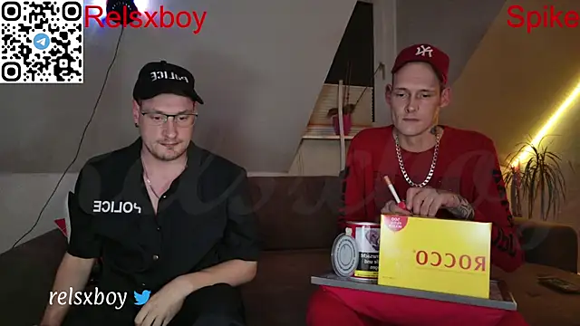 Snapshot of Relsxboy chatting on November 4, 5:17 pm Relsxboy online show from November 4, 5:17 pm