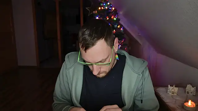 Snapshot of Relsxboy chatting on December 27, 5:05 pm Relsxboy online show from December 27, 5:05 pm