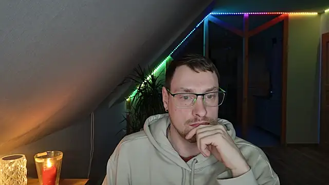 Snapshot of Relsxboy chatting on January 10, 7:54 pm Relsxboy online show from January 10, 7:54 pm