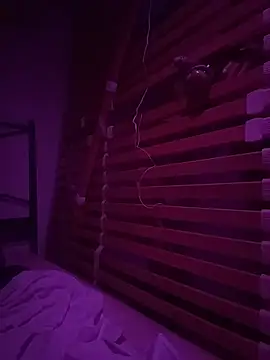 TweakyDude online show from April 18, 1:30 am