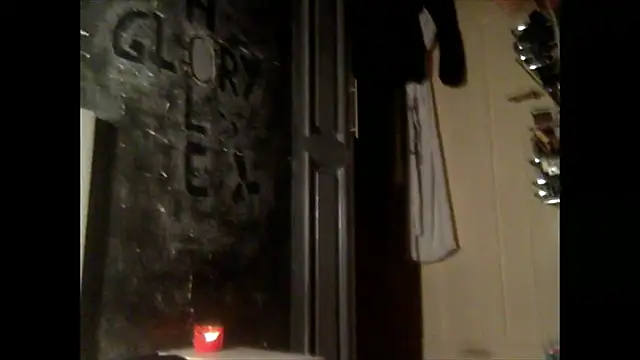 TweakyDude online show from October 26, 9:15 pm