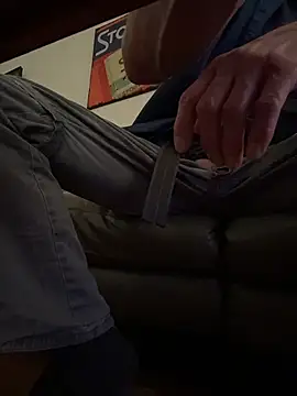 Snapshot of TweakyDude chatting on February 28, 3:00 pm TweakyDude online show from February 28, 3:00 pm