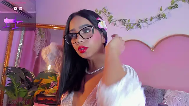 SenniaBella online show from January 8, 2:01 pm