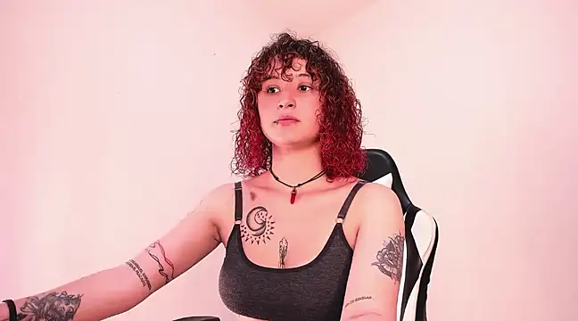 Snapshot of valent_27 chatting on February 20, 3:45 am valent 27 online show from February 20, 3:45 am