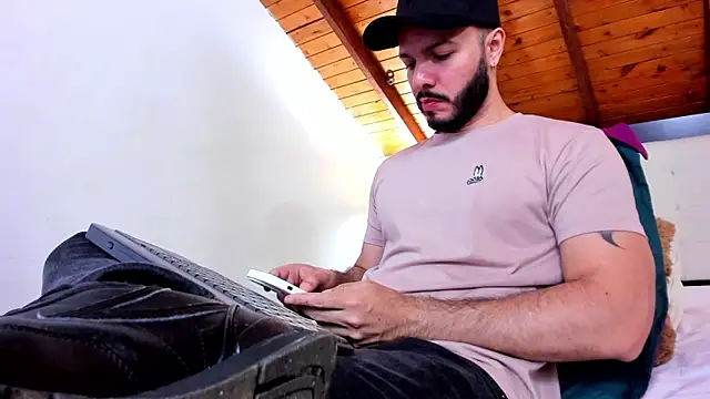 Snapshot of Tom_Bailey chatting on January 17, 12:42 pm Tom Bailey online show from January 17, 12:42 pm