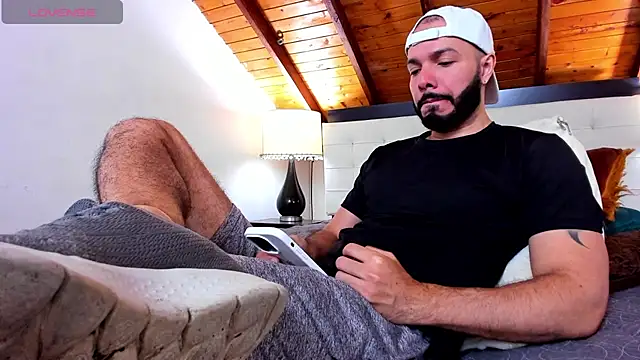 Tom Bailey online show from November 10, 1:05 pm