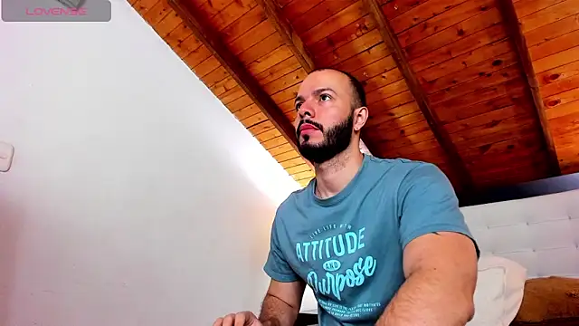 Snapshot of Tom_Bailey chatting on December 14, 12:44 pm Tom Bailey online show from December 14, 12:44 pm