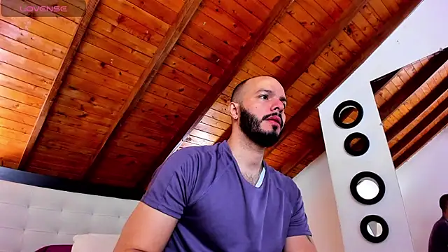 Tom Bailey online show from December 5, 12:48 pm