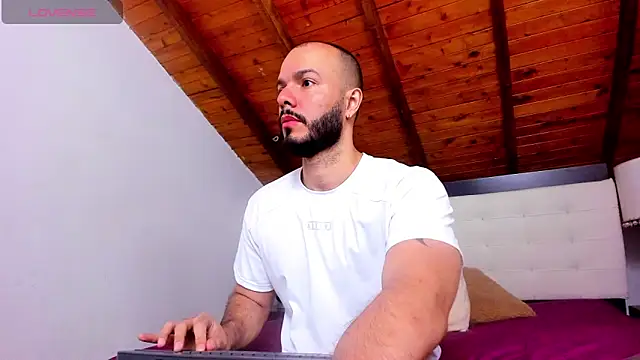 Tom Bailey online show from March 3, 12:45 pm