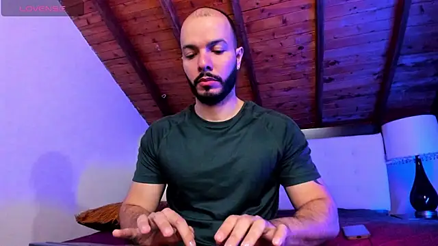 Snapshot of Tom_Bailey chatting on February 16, 12:37 pm Tom Bailey online show from February 16, 12:37 pm