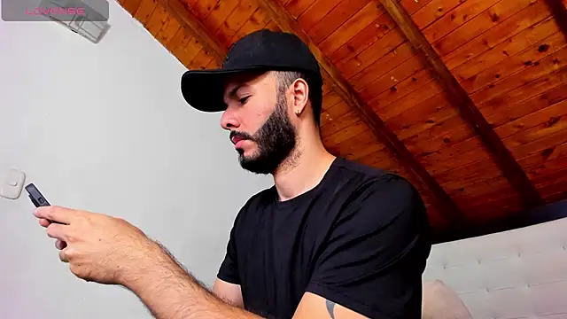 Tom Bailey online show from April 13, 3:27 pm