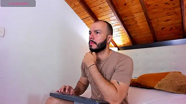 Tom Bailey online show from September 26, 12:45 pm