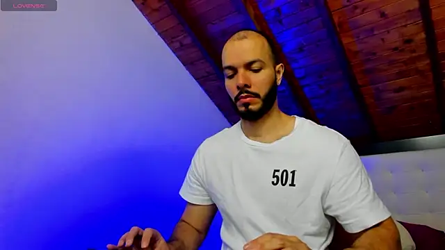 Tom Bailey online show from April 2, 12:56 pm