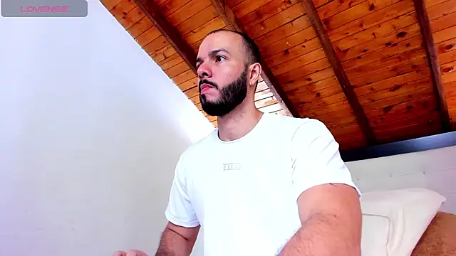 Snapshot of Tom_Bailey chatting on January 16, 12:42 pm Tom Bailey online show from January 16, 12:42 pm