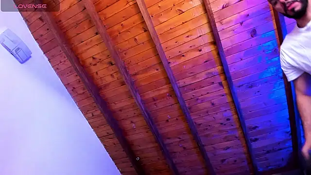 Snapshot of Tom_Bailey chatting on February 1, 12:47 pm Tom Bailey online show from February 1, 12:47 pm