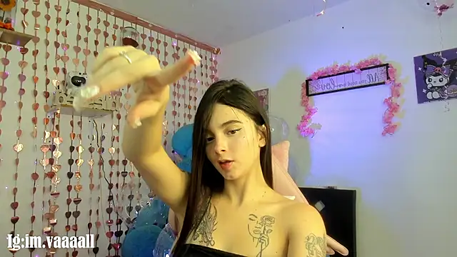 Snapshot of lucyy_tay chatting on November 19, 1:22 pm lucyy tay online show from November 19, 1:22 pm