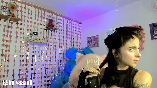 Snapshot of lucyy_tay chatting on November 27, 10:54 pm lucyy tay online show from November 27, 10:54 pm