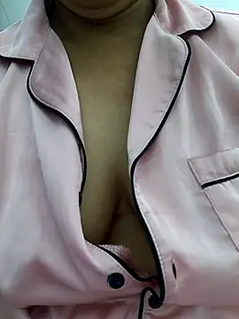 Snapshot of Lanyingxin18 chatting on May 7, 7:12 am Lanyingxin18 online show from May 7, 7:12 am