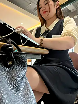 Emily 9xx online show from November 30, 5:30 am