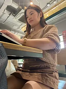 Emily 9xx online show from November 29, 4:12 am