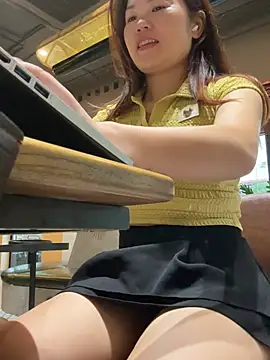 Emily 9xx online show from April 18, 1:30 am