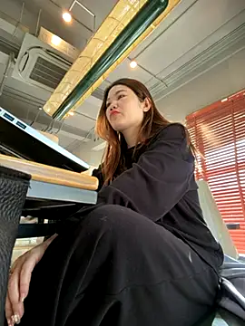 Emily 9xx online show from November 28, 1:17 am