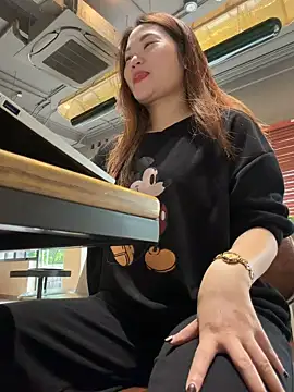 Emily 9xx online show from November 12, 2:04 am