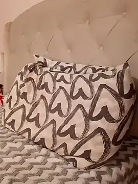 Snapshot of Princess-Arab chatting on December 18, 11:30 pm Princess-Arab online show from December 18, 11:30 pm