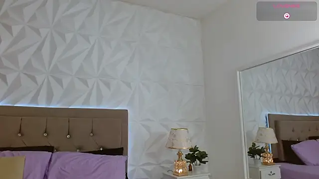 Gwen drew online show from November 21, 1:10 pm