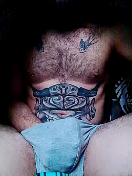 bearguy998 online show from December 24, 9:06 am