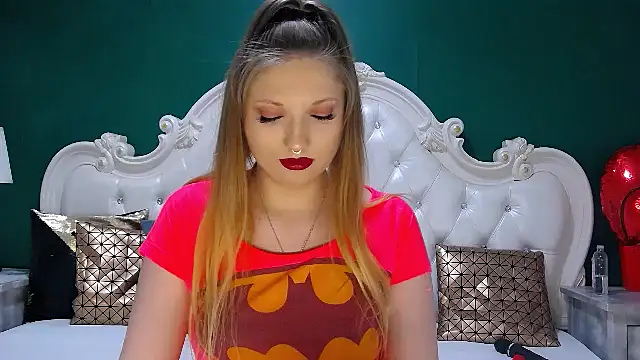 Snapshot of ArielBurn chatting on March 18, 1:57 am ArielBurn online show from March 18, 1:57 am