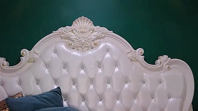 Snapshot of ArielBurn chatting on September 15, 12:22 am ArielBurn online show from September 15, 12:22 am