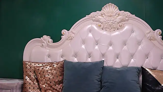 Snapshot of ArielBurn chatting on October 27, 9:16 pm ArielBurn online show from October 27, 9:16 pm