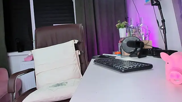 LolaLemona online show from November 30, 9:54 am