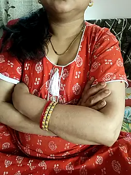 cuteyqueen online show from April 2, 6:53 am