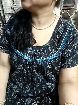 cuteyqueen online show from April 1, 2:47 pm