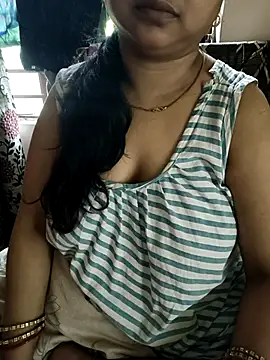 cuteyqueen online show from April 4, 1:12 am