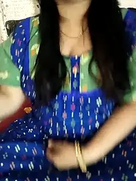 Snapshot of cuteyqueen chatting on February 9, 5:05 am cuteyqueen online show from February 9, 5:05 am