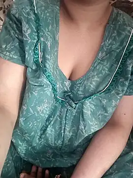 Snapshot of cuteyqueen chatting on March 3, 5:58 am cuteyqueen online show from March 3, 5:58 am