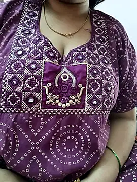 Snapshot of cuteyqueen chatting on January 10, 7:25 am cuteyqueen online show from January 10, 7:25 am