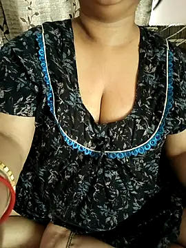 cuteyqueen online show from March 18, 3:31 am