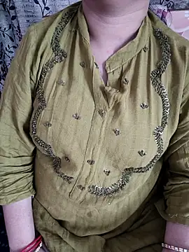 cuteyqueen online show from April 12, 7:55 am