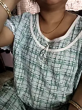 Snapshot of cuteyqueen chatting on February 18, 7:28 am cuteyqueen online show from February 18, 7:28 am