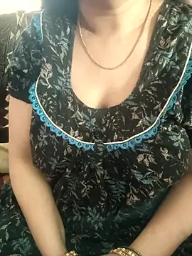 Snapshot of cuteyqueen chatting on February 16, 6:45 am cuteyqueen online show from February 16, 6:45 am