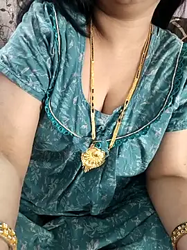 Snapshot of cuteyqueen chatting on February 27, 6:02 am cuteyqueen online show from February 27, 6:02 am