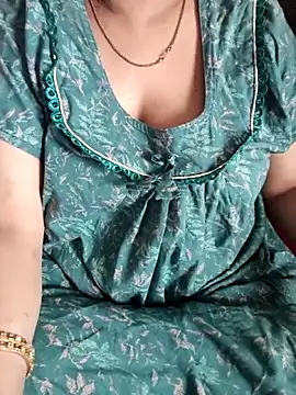 Snapshot of cuteyqueen chatting on February 13, 6:02 am cuteyqueen online show from February 13, 6:02 am