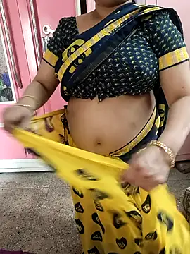 cuteyqueen online show from March 12, 8:18 am